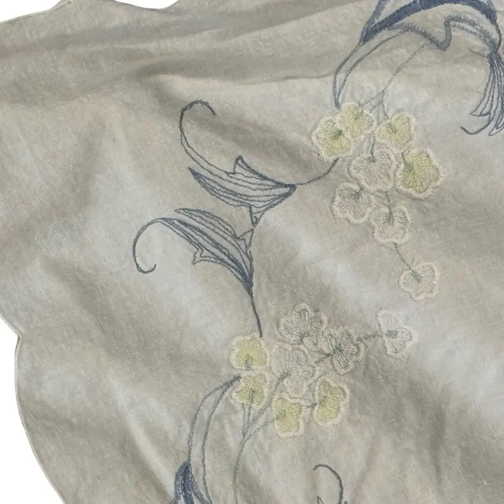 Vintage Embroidered Table Cloth Dining White Floral Scalloped Cottagecore 66x76